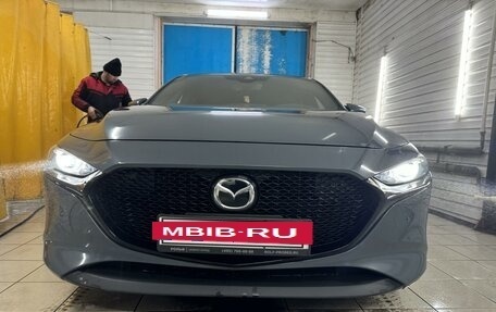 Mazda 3, 2019 год, 1 950 000 рублей, 2 фотография