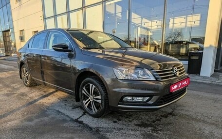 Volkswagen Passat B7, 2014 год, 899 000 рублей, 3 фотография