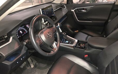 Toyota RAV4, 2021 год, 4 200 000 рублей, 11 фотография