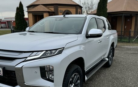 Mitsubishi L200 IV рестайлинг, 2023 год, 4 380 000 рублей, 2 фотография