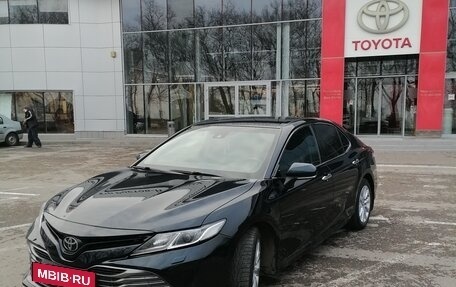 Toyota Camry, 2018 год, 2 550 000 рублей, 4 фотография