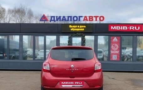 Renault Sandero II рестайлинг, 2015 год, 937 000 рублей, 4 фотография