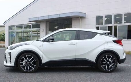 Toyota C-HR I рестайлинг, 2021 год, 1 664 000 рублей, 5 фотография