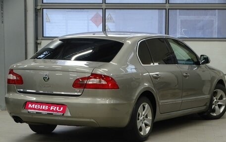 Skoda Superb III рестайлинг, 2011 год, 890 000 рублей, 2 фотография