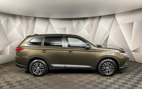 Mitsubishi Outlander III рестайлинг 3, 2020 год, 2 138 000 рублей, 6 фотография