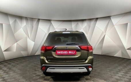 Mitsubishi Outlander III рестайлинг 3, 2020 год, 2 138 000 рублей, 8 фотография