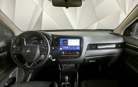 Mitsubishi Outlander III рестайлинг 3, 2020 год, 2 138 000 рублей, 10 фотография