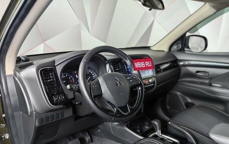 Mitsubishi Outlander III рестайлинг 3, 2020 год, 2 138 000 рублей, 14 фотография