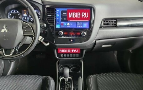 Mitsubishi Outlander III рестайлинг 3, 2020 год, 2 138 000 рублей, 11 фотография