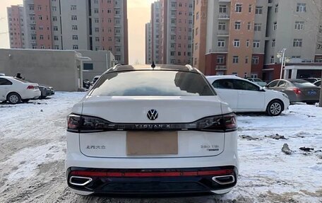 Volkswagen Tiguan II, 2021 год, 2 614 000 рублей, 4 фотография