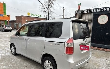 Toyota Noah III, 2008 год, 1 160 000 рублей, 4 фотография