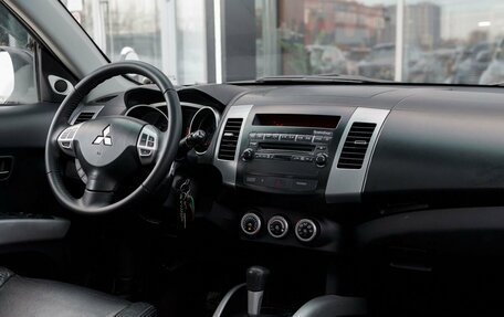 Mitsubishi Outlander III рестайлинг 3, 2008 год, 1 385 000 рублей, 18 фотография