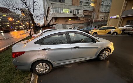 Hyundai Solaris II рестайлинг, 2013 год, 743 000 рублей, 2 фотография