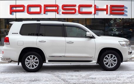 Toyota Land Cruiser 200, 2016 год, 6 500 000 рублей, 8 фотография