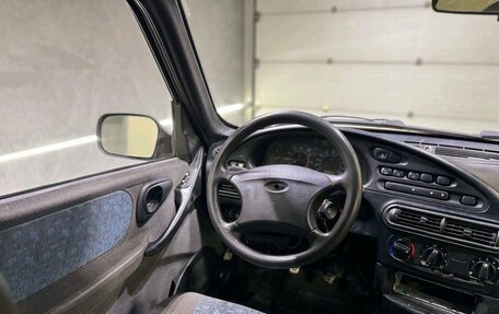 Chevrolet Niva I рестайлинг, 2005 год, 299 000 рублей, 9 фотография