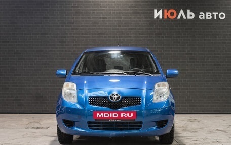 Toyota Yaris III рестайлинг, 2007 год, 611 000 рублей, 2 фотография