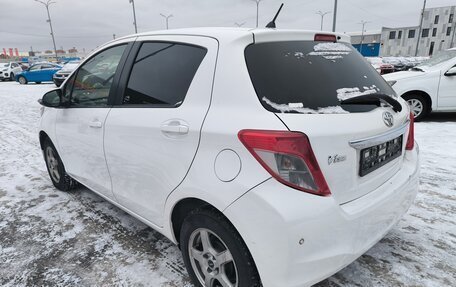 Toyota Vitz, 2014 год, 879 000 рублей, 5 фотография