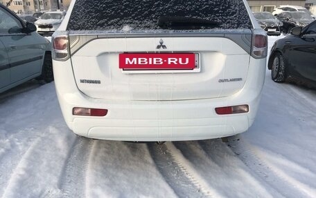 Mitsubishi Outlander III рестайлинг 3, 2012 год, 2 фотография