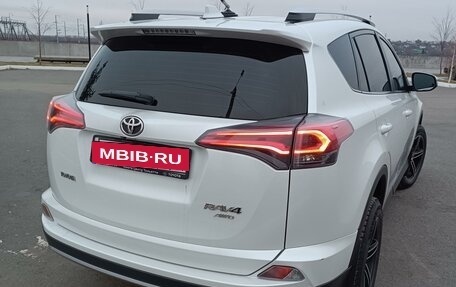 Toyota RAV4, 2019 год, 2 670 000 рублей, 4 фотография