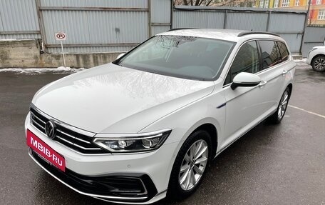 Volkswagen Passat B8 рестайлинг, 2021 год, 2 750 000 рублей, 3 фотография