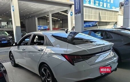 Hyundai Elantra, 2021 год, 1 675 000 рублей, 4 фотография