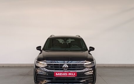 Volkswagen Tiguan II, 2022 год, 3 800 000 рублей, 2 фотография