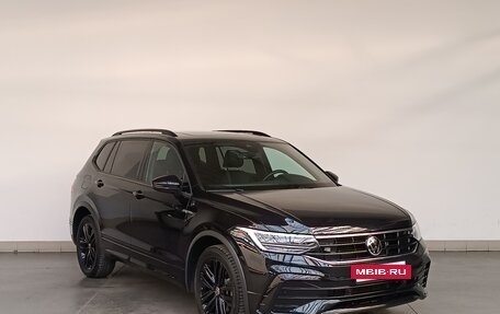 Volkswagen Tiguan II, 2022 год, 3 800 000 рублей, 3 фотография