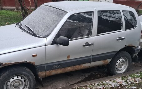 Chevrolet Niva I рестайлинг, 2003 год, 199 000 рублей, 2 фотография