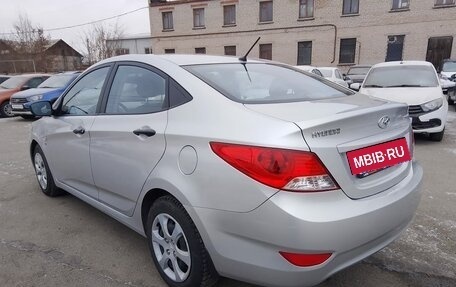 Hyundai Solaris II рестайлинг, 2013 год, 880 000 рублей, 6 фотография