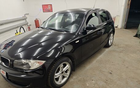 BMW 1 серия, 2009 год, 900 000 рублей, 3 фотография