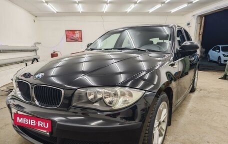 BMW 1 серия, 2009 год, 900 000 рублей, 2 фотография