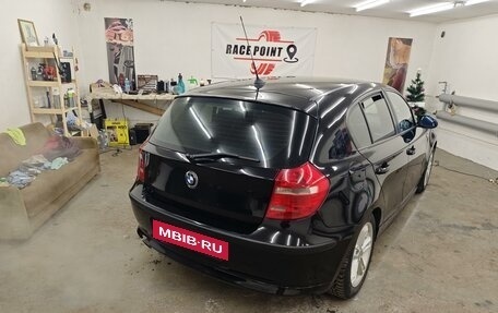 BMW 1 серия, 2009 год, 900 000 рублей, 6 фотография