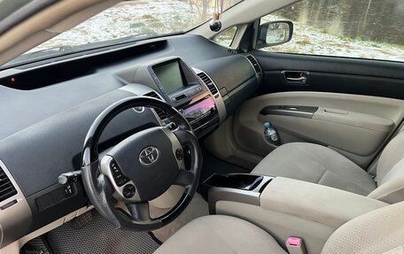 Toyota Prius, 2006 год, 750 000 рублей, 13 фотография