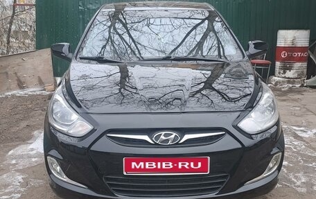 Hyundai Solaris II рестайлинг, 2013 год, 1 000 000 рублей, 1 фотография