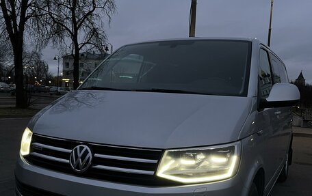 Volkswagen Caravelle T6 рестайлинг, 2016 год, 3 290 000 рублей, 8 фотография