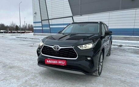 Toyota Highlander, 2024 год, 7 500 000 рублей, 2 фотография