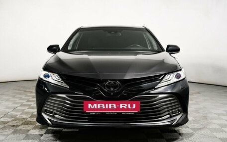 Toyota Camry, 2018 год, 3 299 000 рублей, 2 фотография