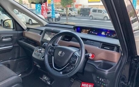 Honda Freed II, 2022 год, 1 350 000 рублей, 26 фотография