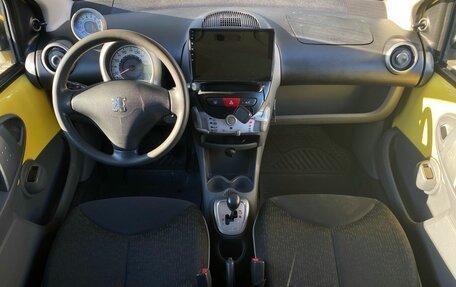 Peugeot 107 I рестайлинг, 2011 год, 400 000 рублей, 16 фотография