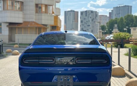 Dodge Challenger III рестайлинг 2, 2018 год, 4 850 000 рублей, 4 фотография