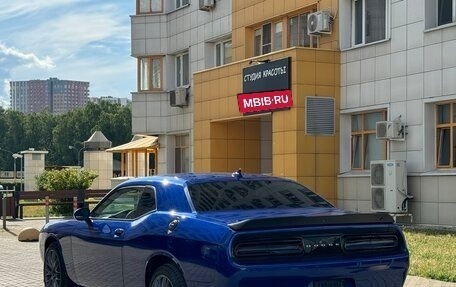 Dodge Challenger III рестайлинг 2, 2018 год, 4 850 000 рублей, 5 фотография