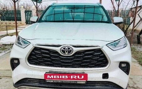 Toyota Highlander, 2023 год, 6 670 000 рублей, 13 фотография