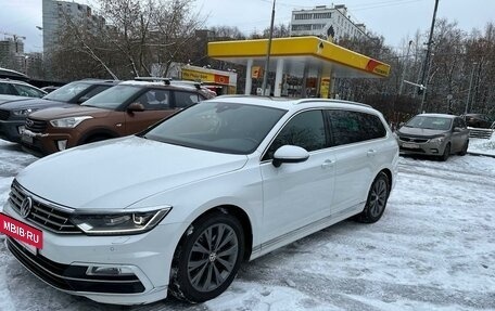 Volkswagen Passat B8 рестайлинг, 2019 год, 2 990 000 рублей, 3 фотография