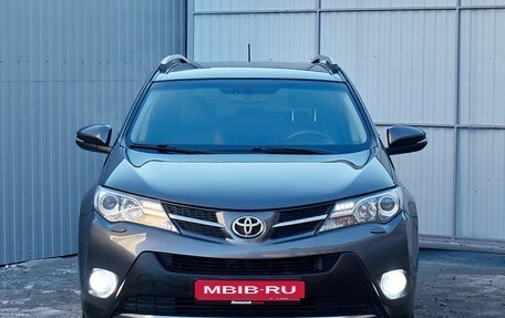 Toyota RAV4, 2013 год, 2 050 000 рублей, 2 фотография