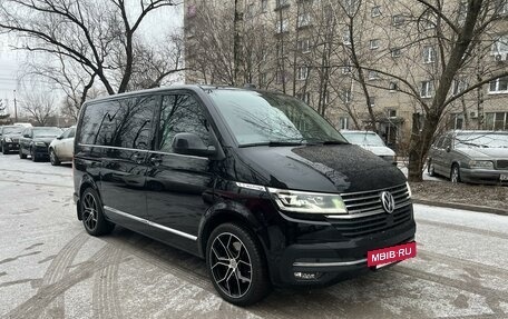 Volkswagen Multivan T6 рестайлинг, 2020 год, 6 950 000 рублей, 3 фотография