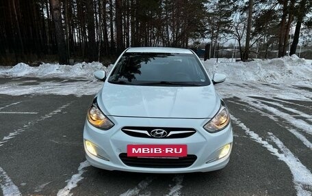 Hyundai Solaris II рестайлинг, 2011 год, 930 000 рублей, 2 фотография