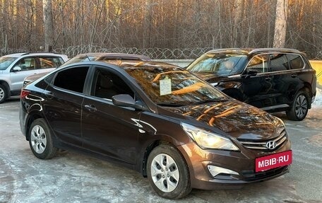 Hyundai Solaris II рестайлинг, 2015 год, 850 000 рублей, 3 фотография