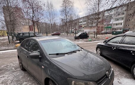 Volkswagen Polo VI (EU Market), 2011 год, 520 000 рублей, 2 фотография