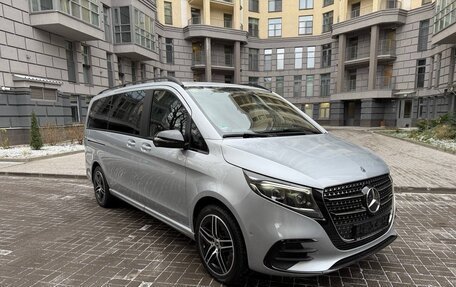 Mercedes-Benz V-Класс, 2024 год, 14 750 000 рублей, 2 фотография