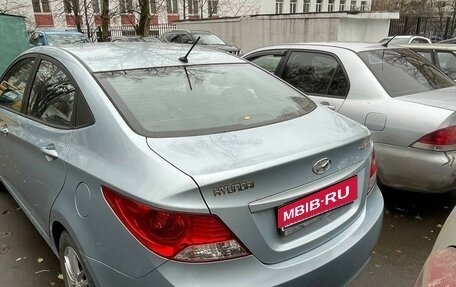 Hyundai Solaris II рестайлинг, 2011 год, 940 000 рублей, 4 фотография